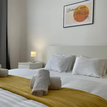 Aparthotel Corvin Center 3*