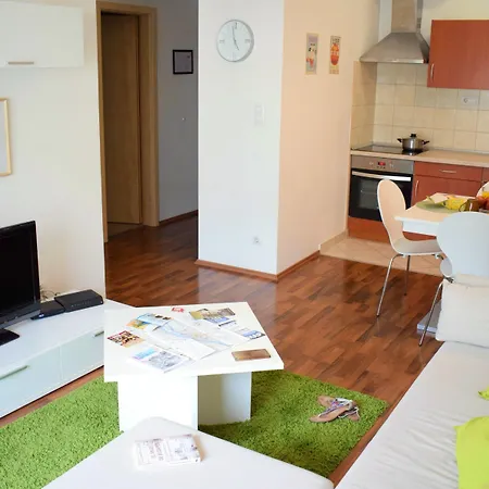 Aparthotel Corvin Center 3*