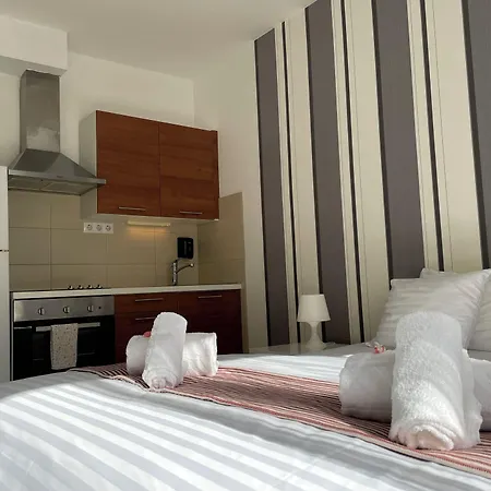 Aparthotel Corvin Center 3*