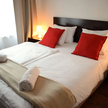 Corvin Center Aparthotel 3*