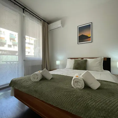 Corvin Center Apartmanhotel